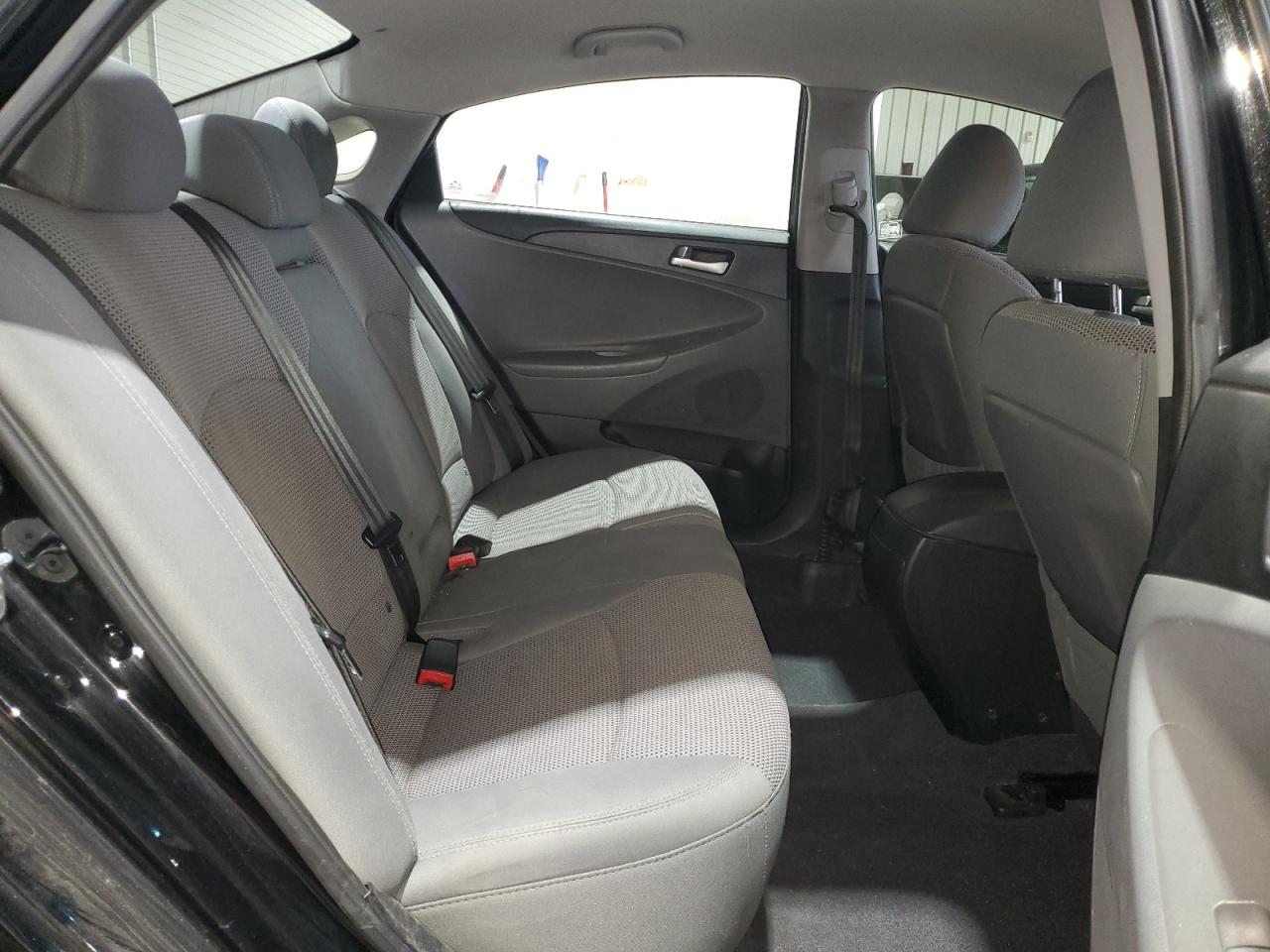 2014 Hyundai Sonata - Image 10