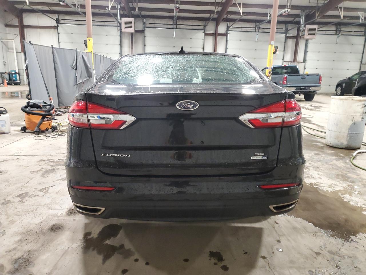 2020 Ford Fusion - Image 6