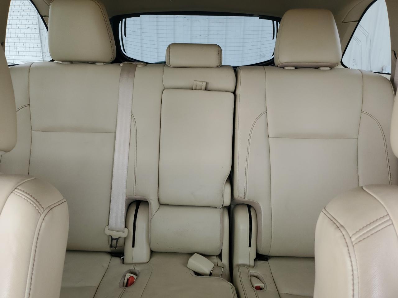 2017 Toyota Highlander - Image 10