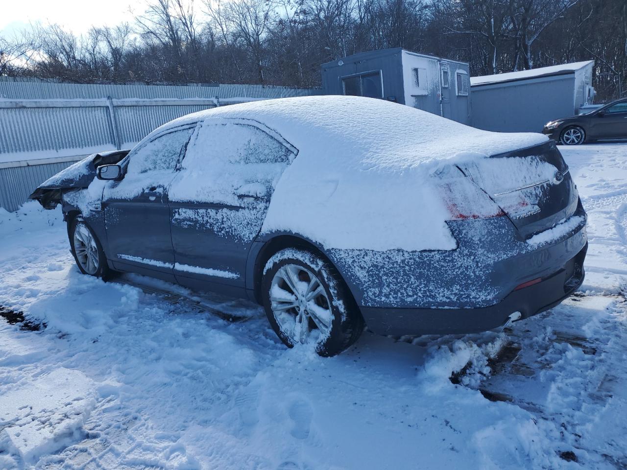 2018 Ford Taurus - Image 2