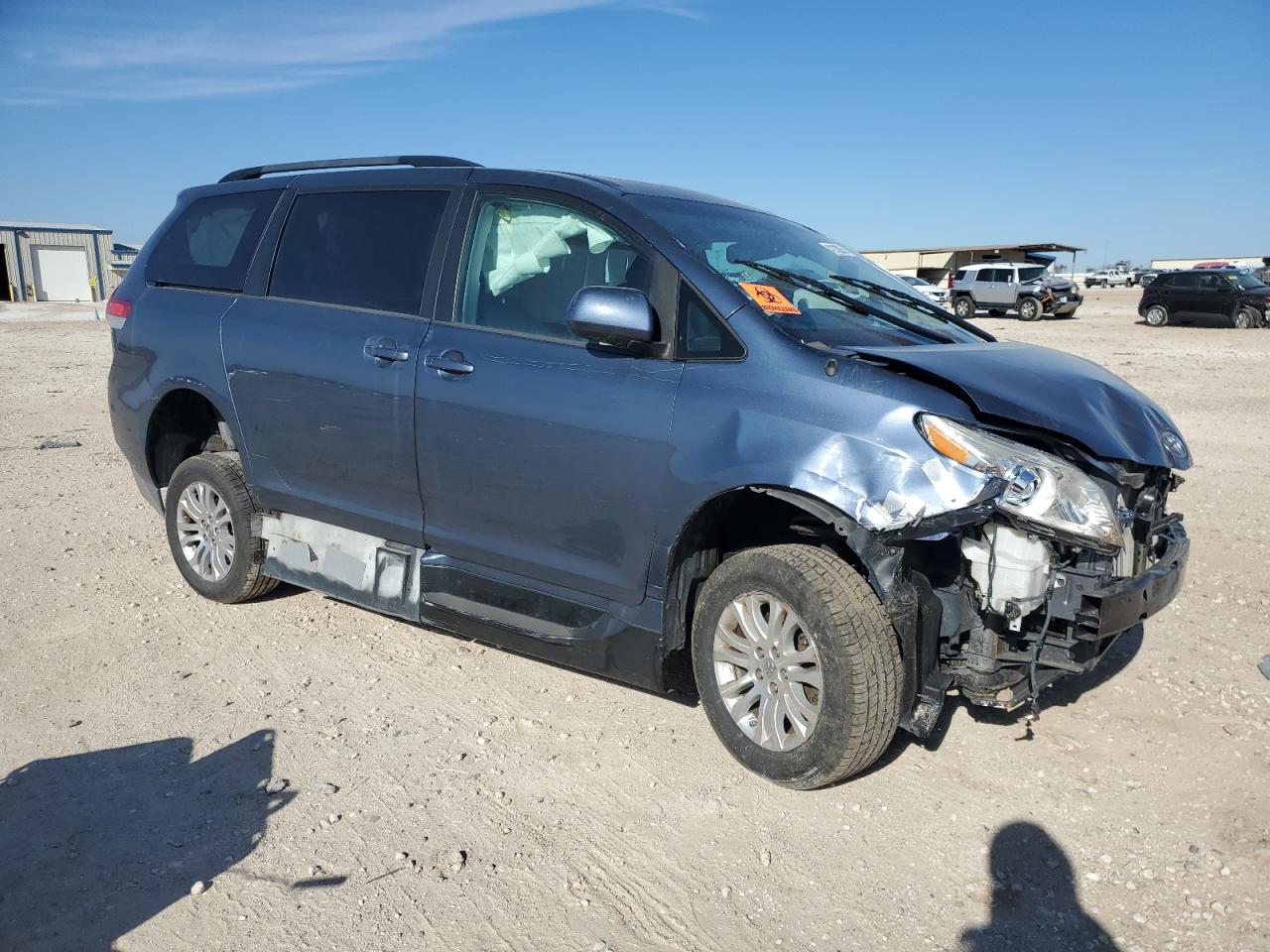2014 Toyota Sienna - Image 4