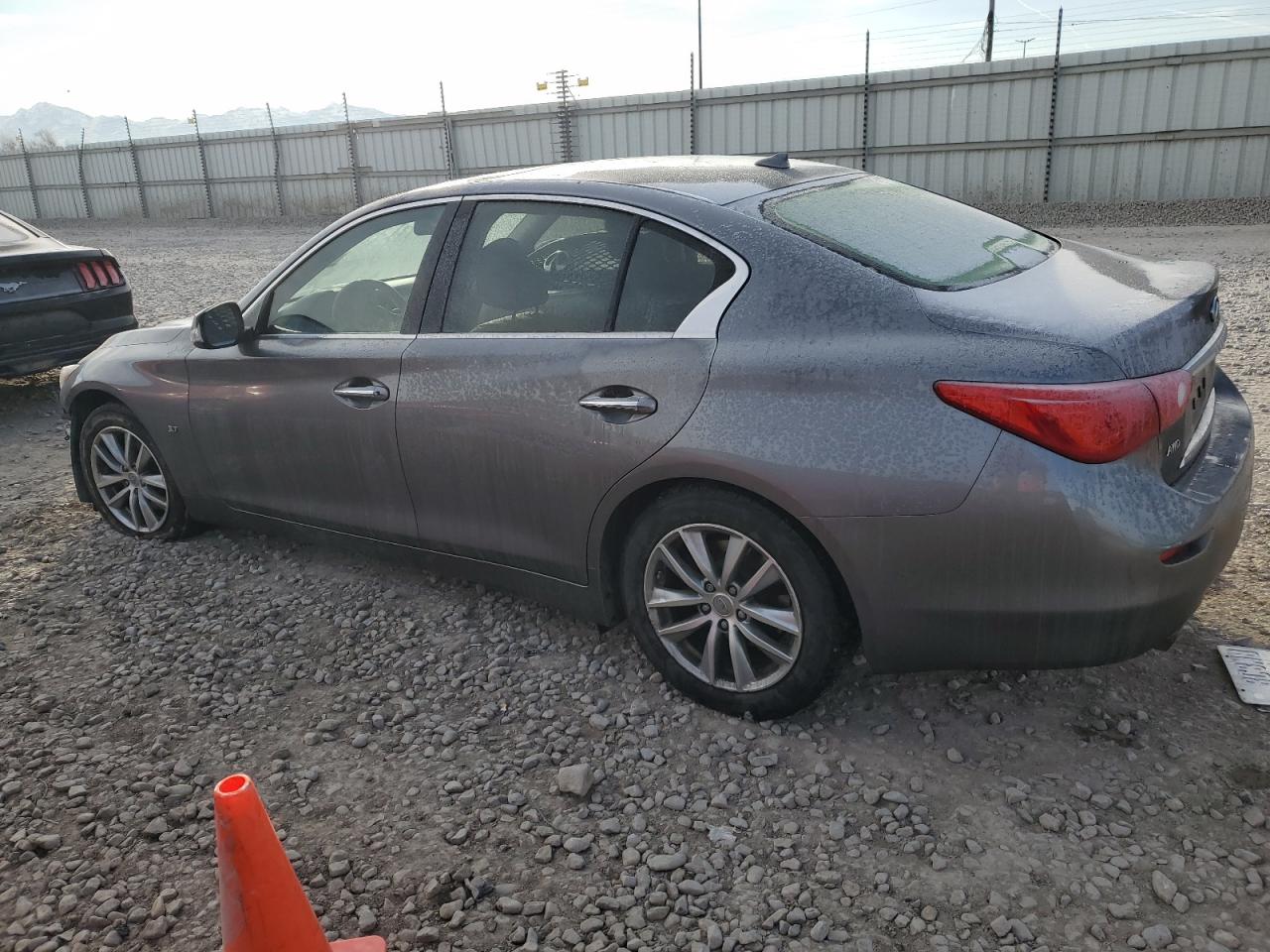 2015 Infiniti Q50 - Image 2