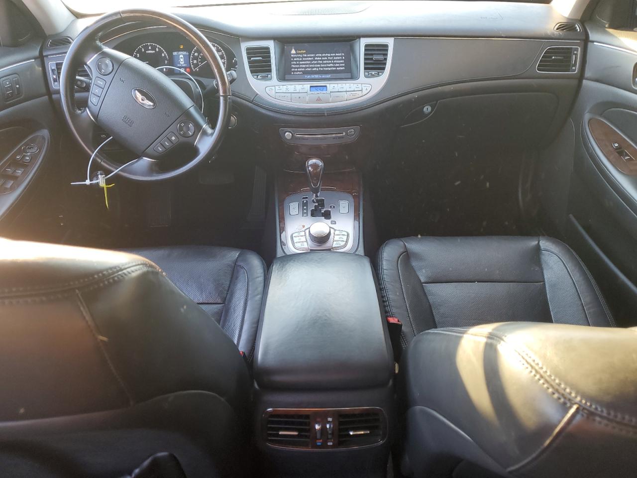 2011 Hyundai Genesis - Image 8