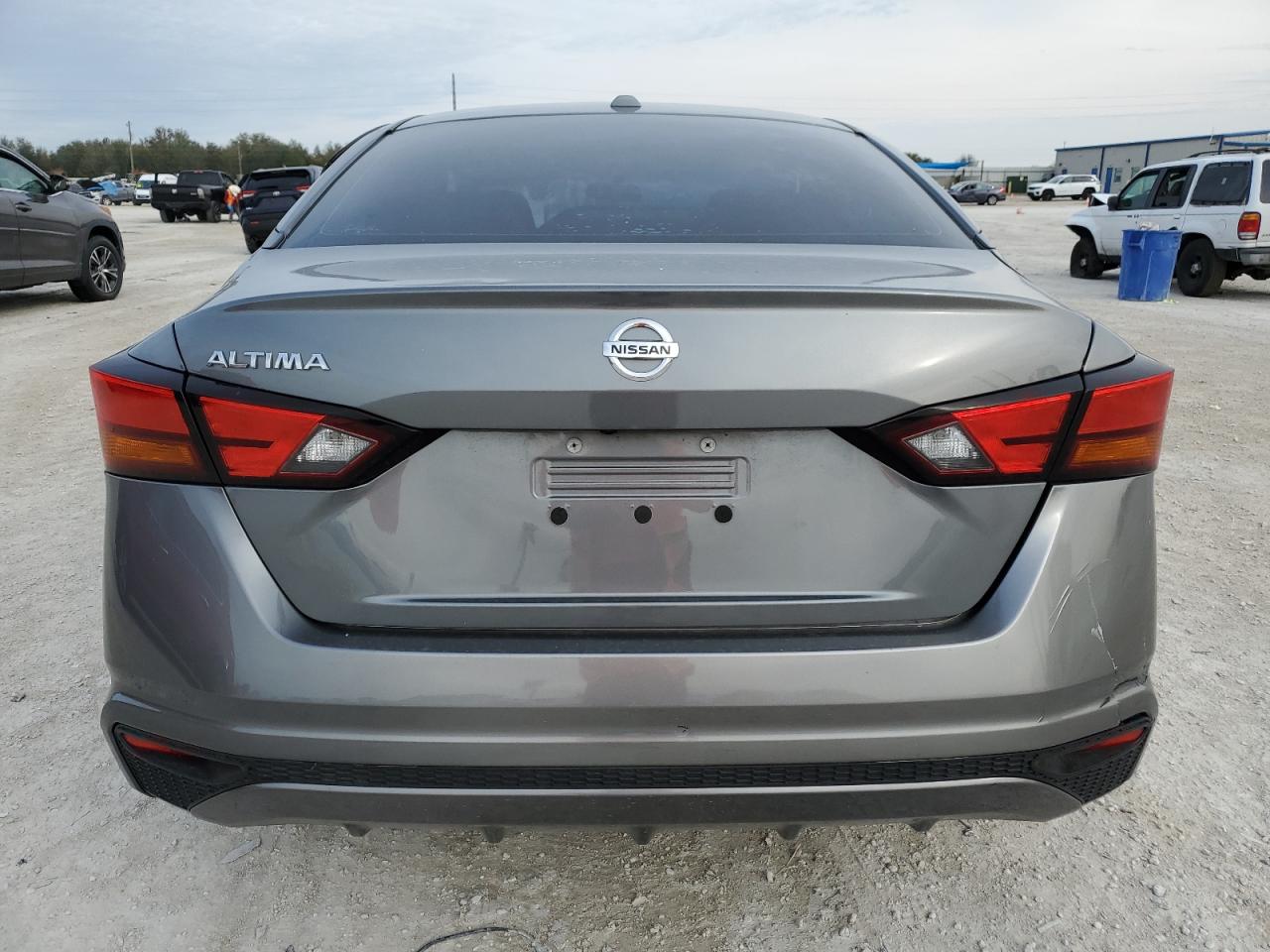 2020 Nissan Altima - Image 6