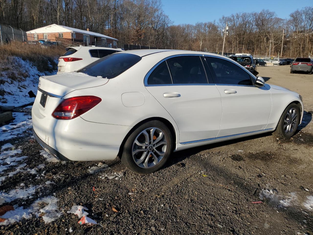 VIN 55SWF4JB5GU100248 2016 MERCEDES-BENZ C-CLASS no.3