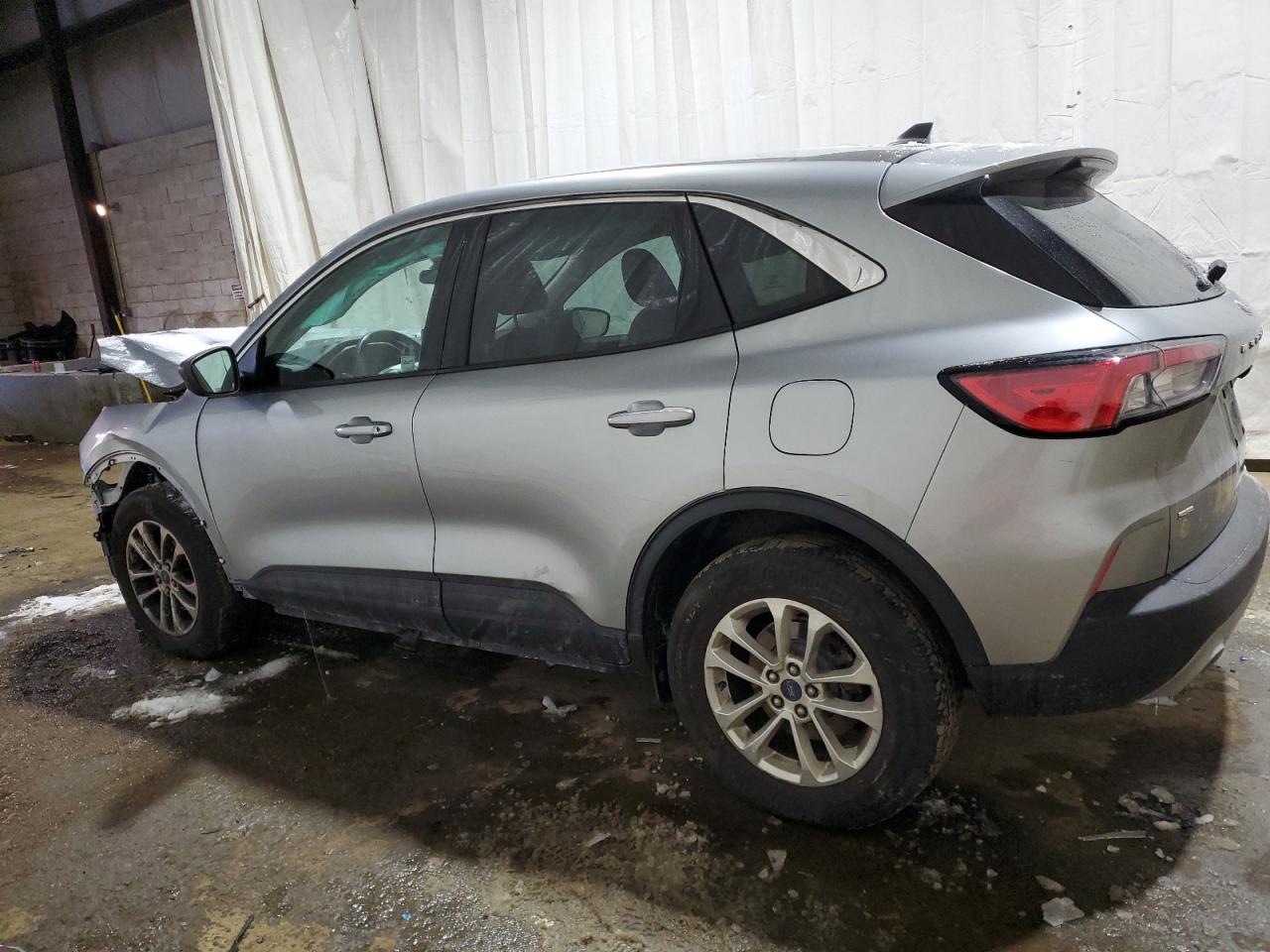 2022 Ford Escape - Image 2