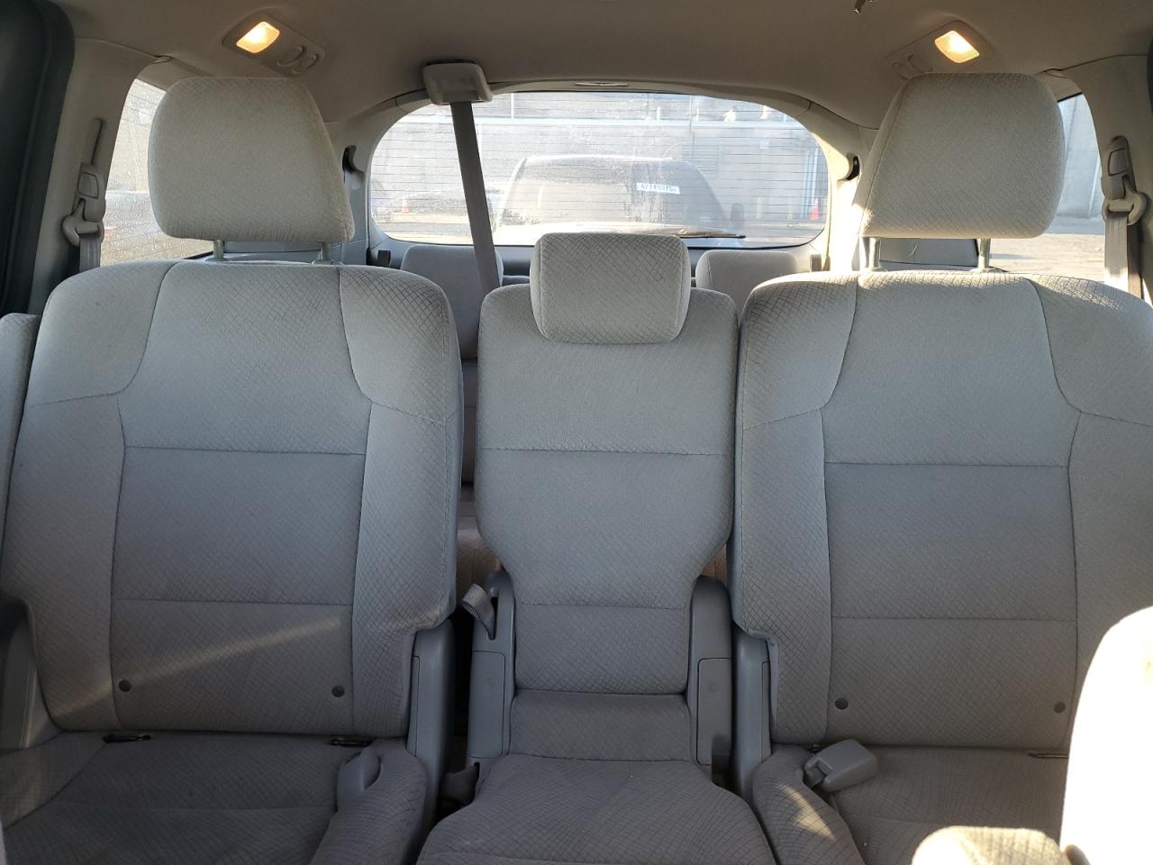 2016 Honda Odyssey - Image 10