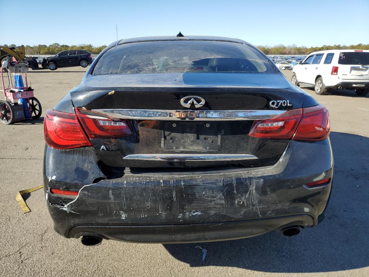 2016 Infiniti Q70 - Image 6