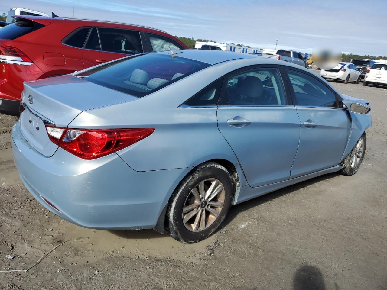 2013 Hyundai Sonata - Image 3