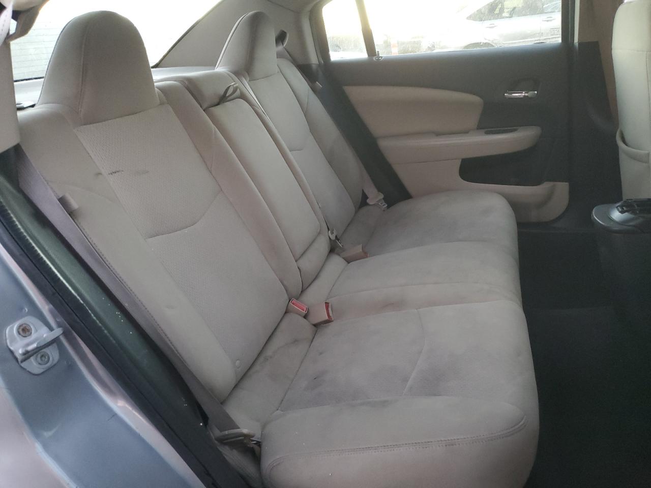 2013 Chrysler 200 - Image 10