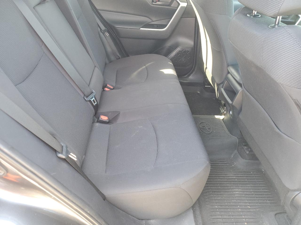 2021 Toyota RAV 4 - Image 11
