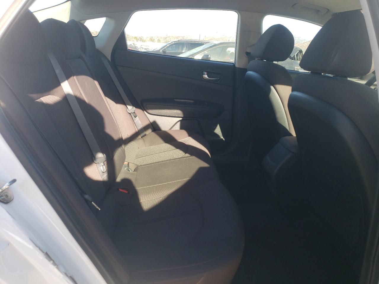 2019 Kia Optima - Image 10