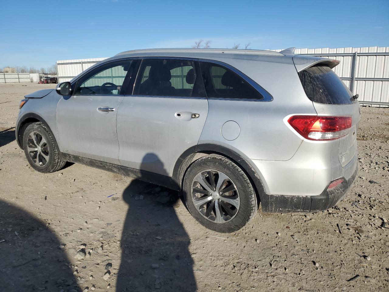 2016 Kia Sorento - Image 2