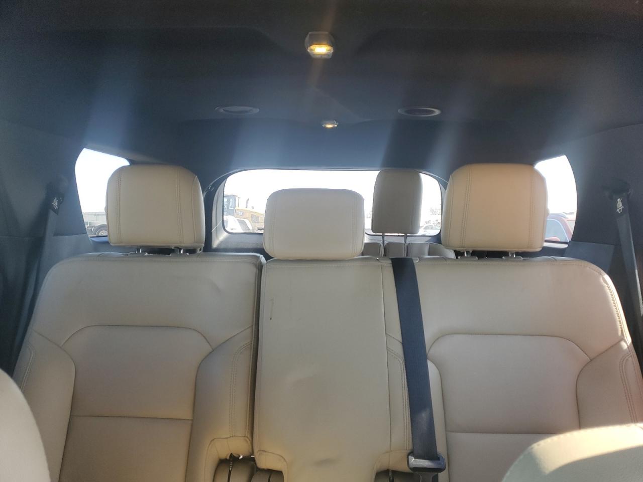 2016 Ford Explorer - Image 10