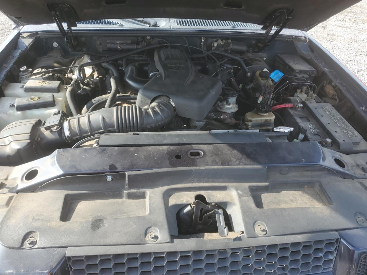 2001 Ford Explorer - Image 13