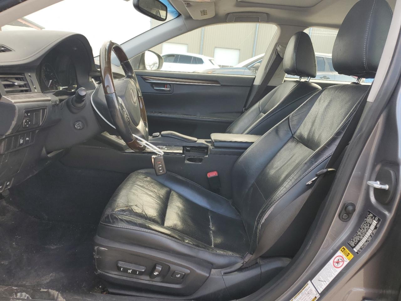 2015 Lexus ES - Image 7