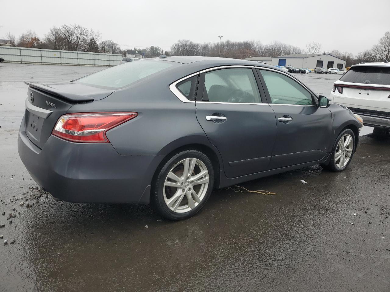 2013 Nissan Altima - Image 3