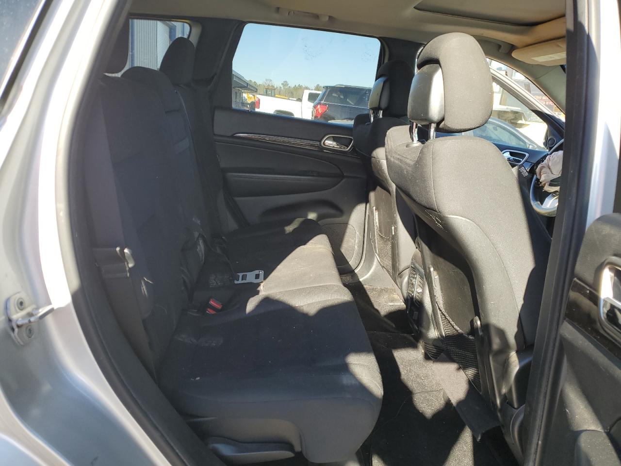 2013 Jeep Grand Cherokee - Image 11