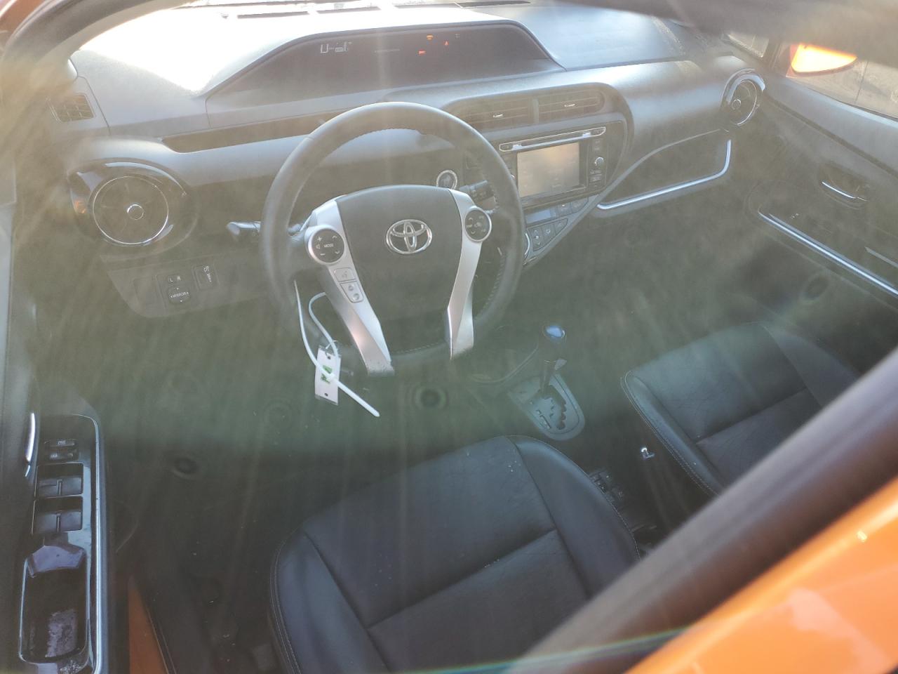 2015 Toyota Prius - Image 8