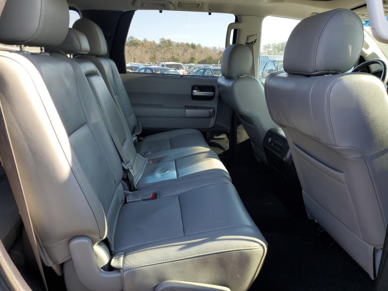 2014 Toyota Sequoia - Image 11