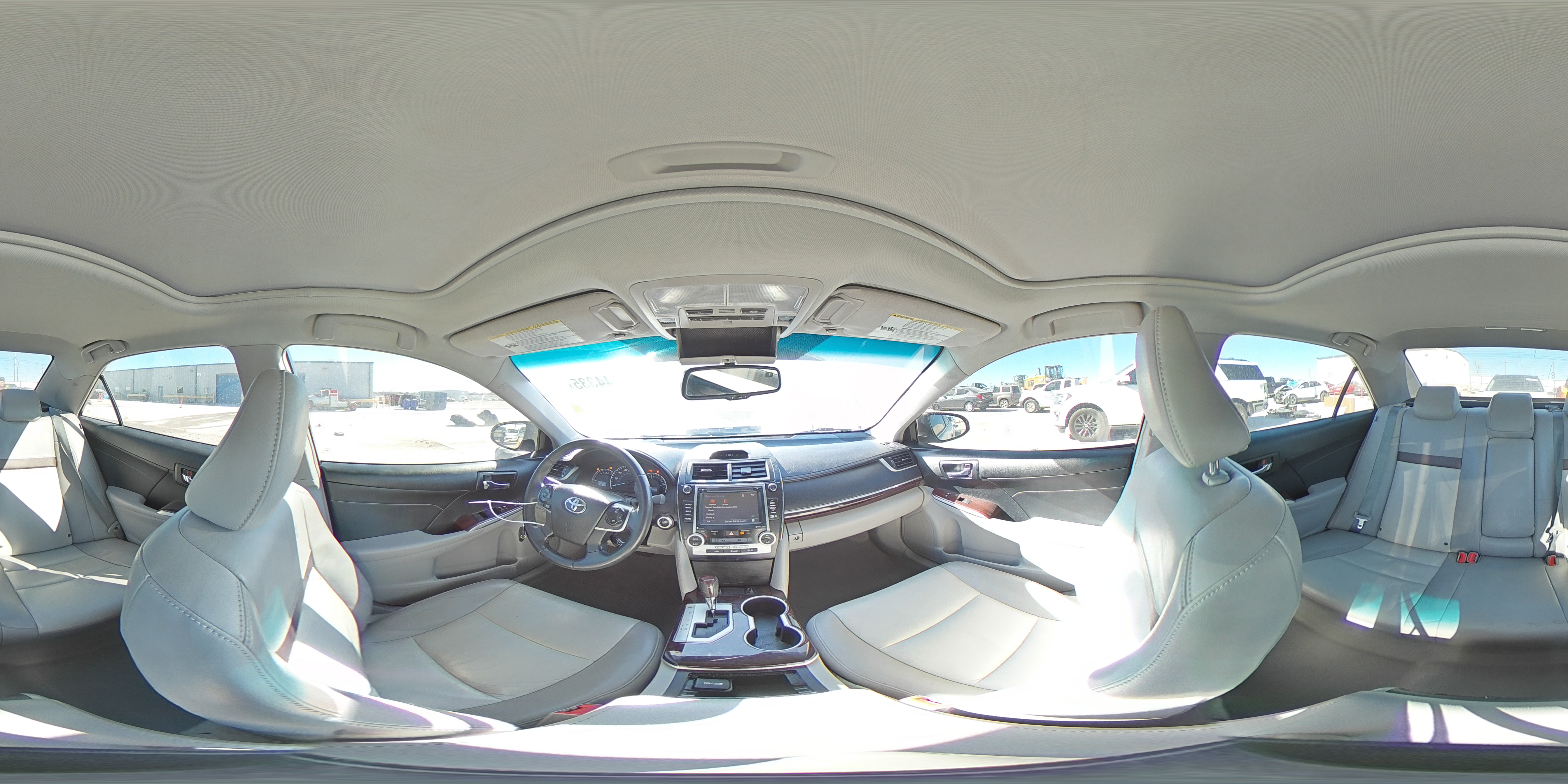 2014 Toyota Camry - Image 14