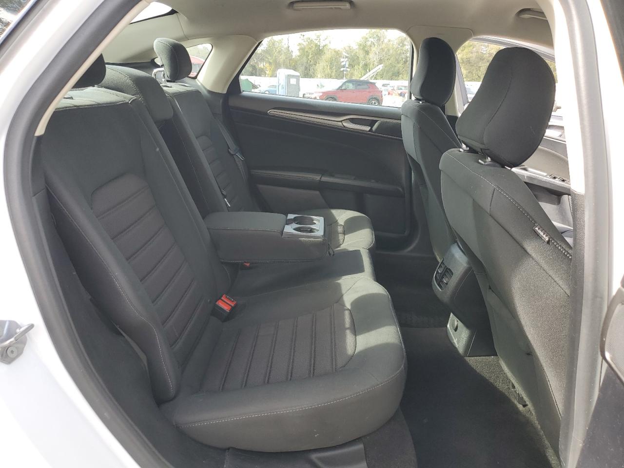 2020 Ford Fusion - Image 10