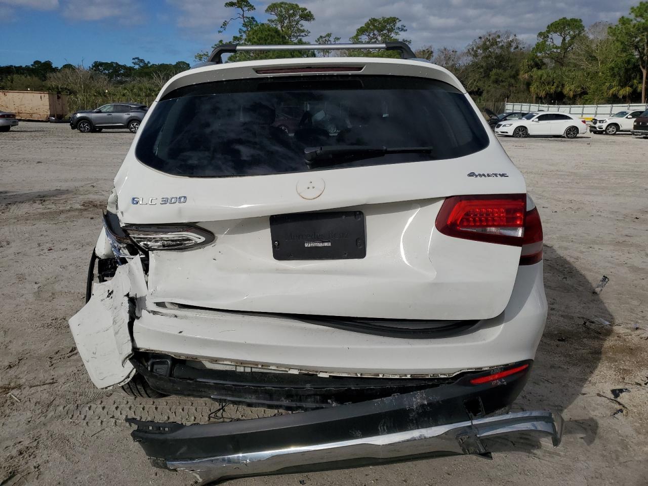 2018 Mercedes-Benz GLC - Image 6