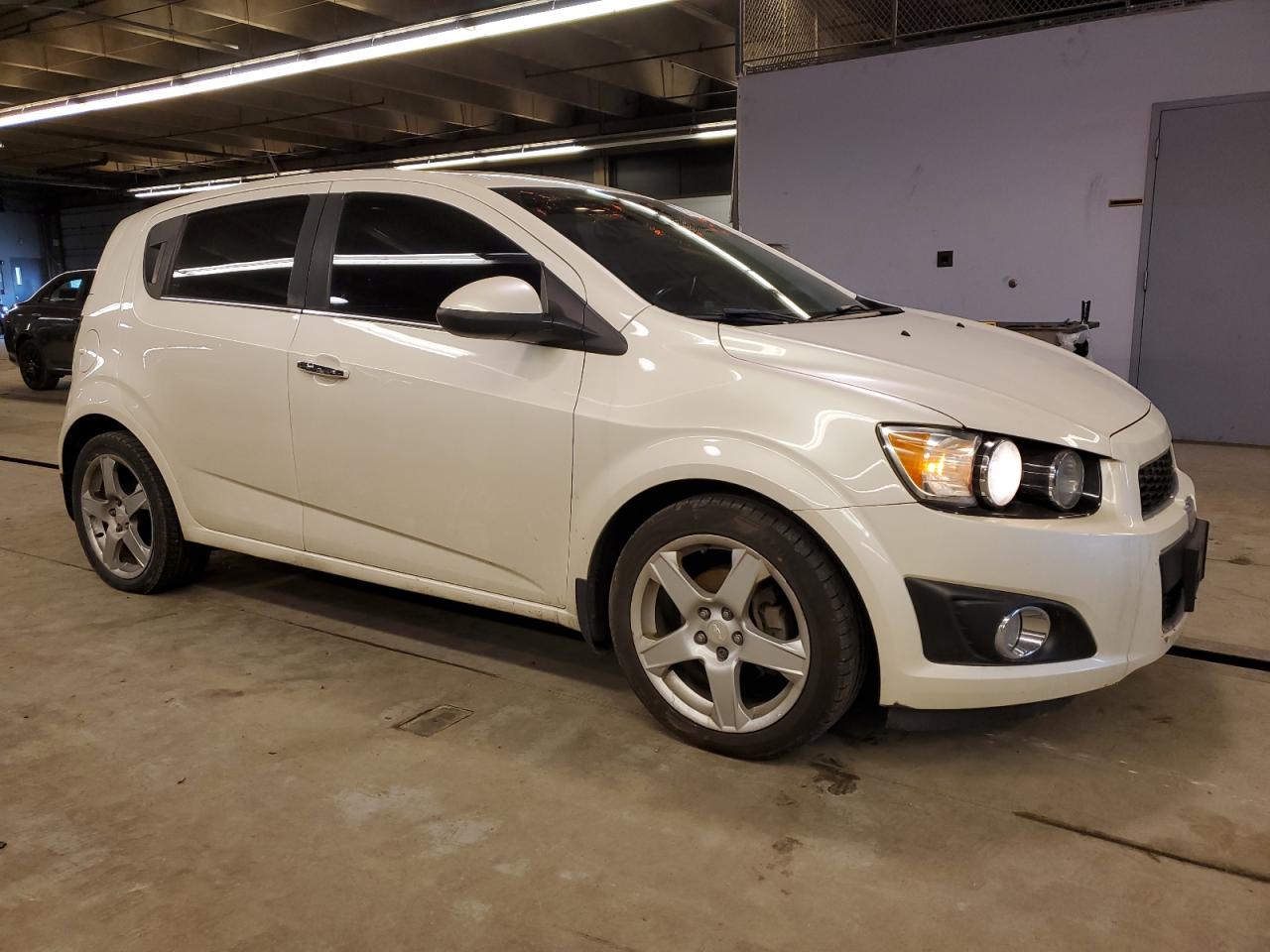 VIN 1G1JE6SB3F4147950 2015 CHEVROLET SONIC no.4