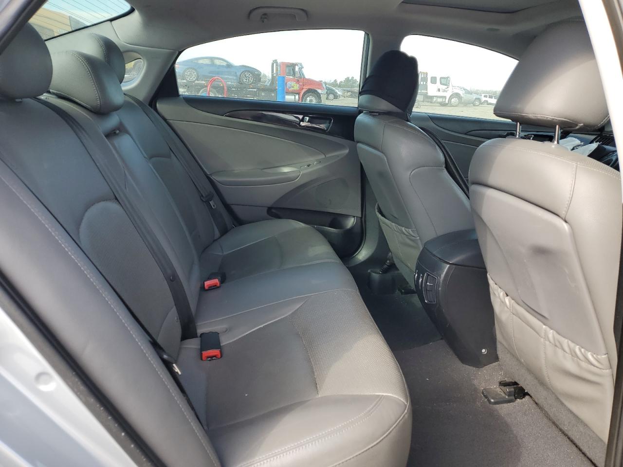 2014 Hyundai Sonata - Image 10
