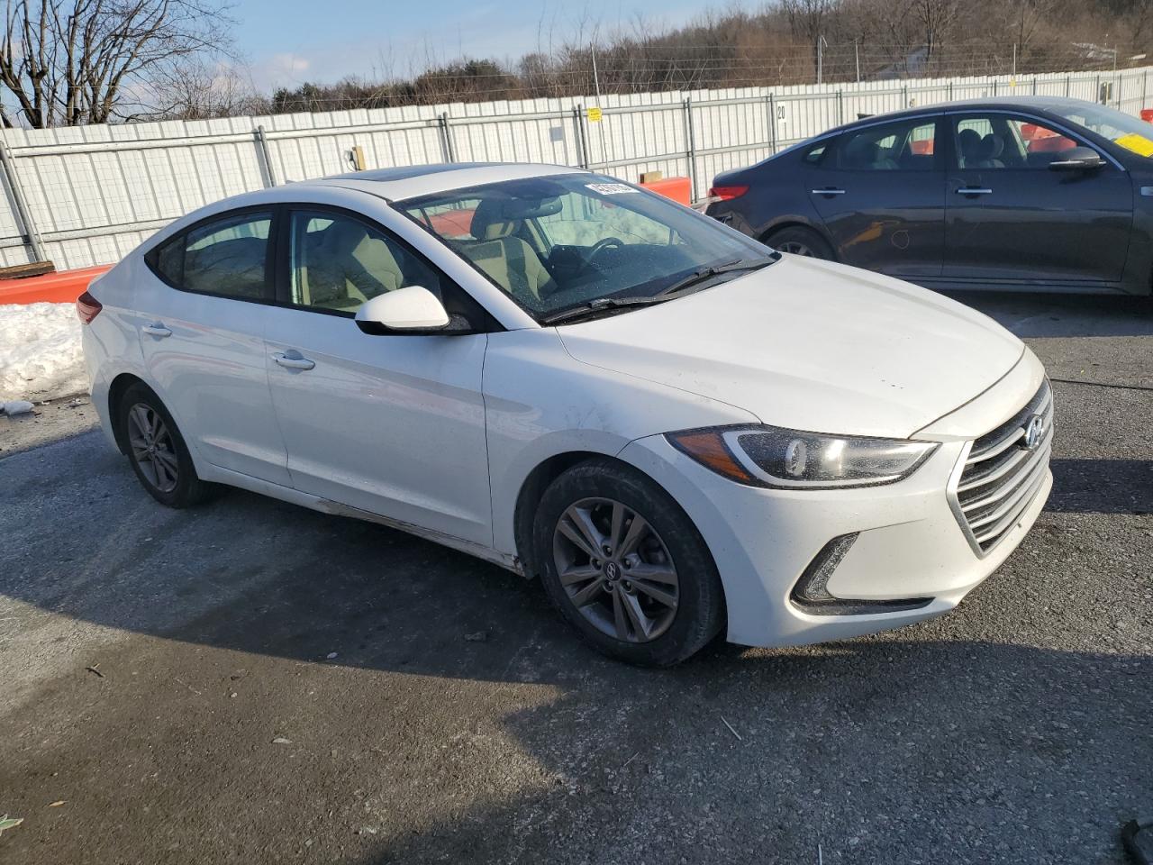 2018 Hyundai Elantra - Image 4