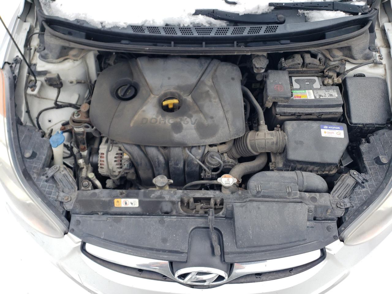 2012 Hyundai Elantra - Image 11