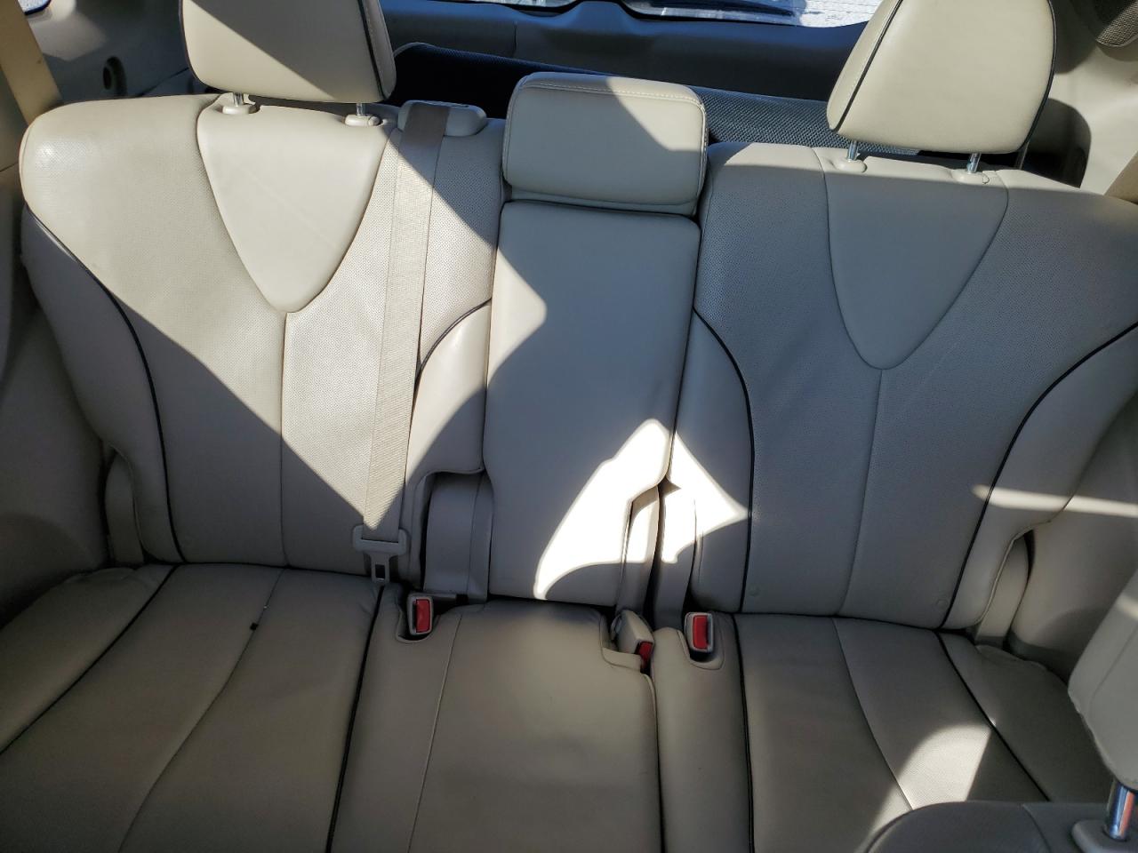 2015 Toyota Venza - Image 10