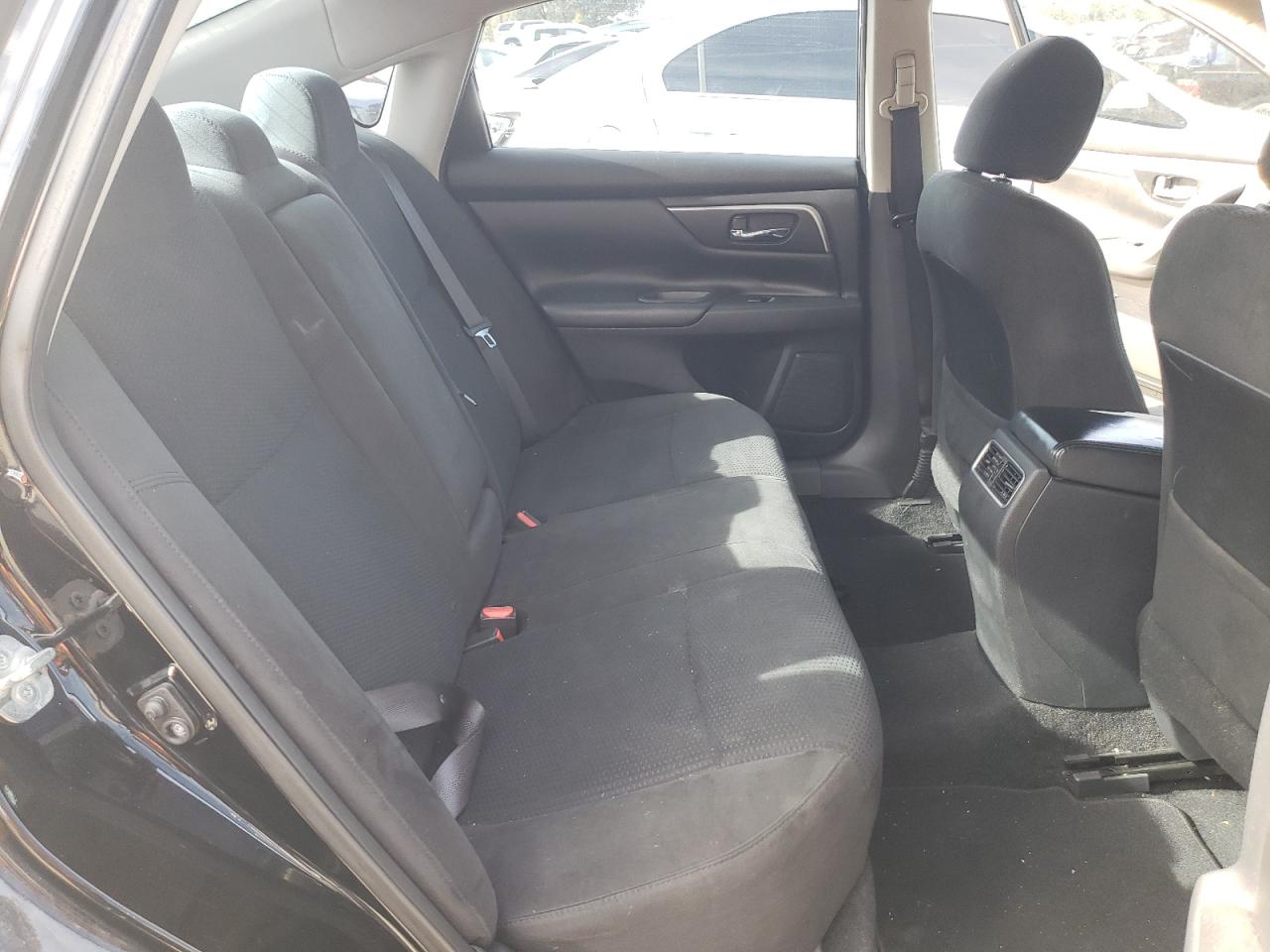 2015 Nissan Altima - Image 10