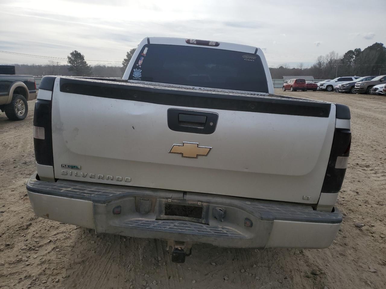 2010 Chevrolet Silverado - Image 6