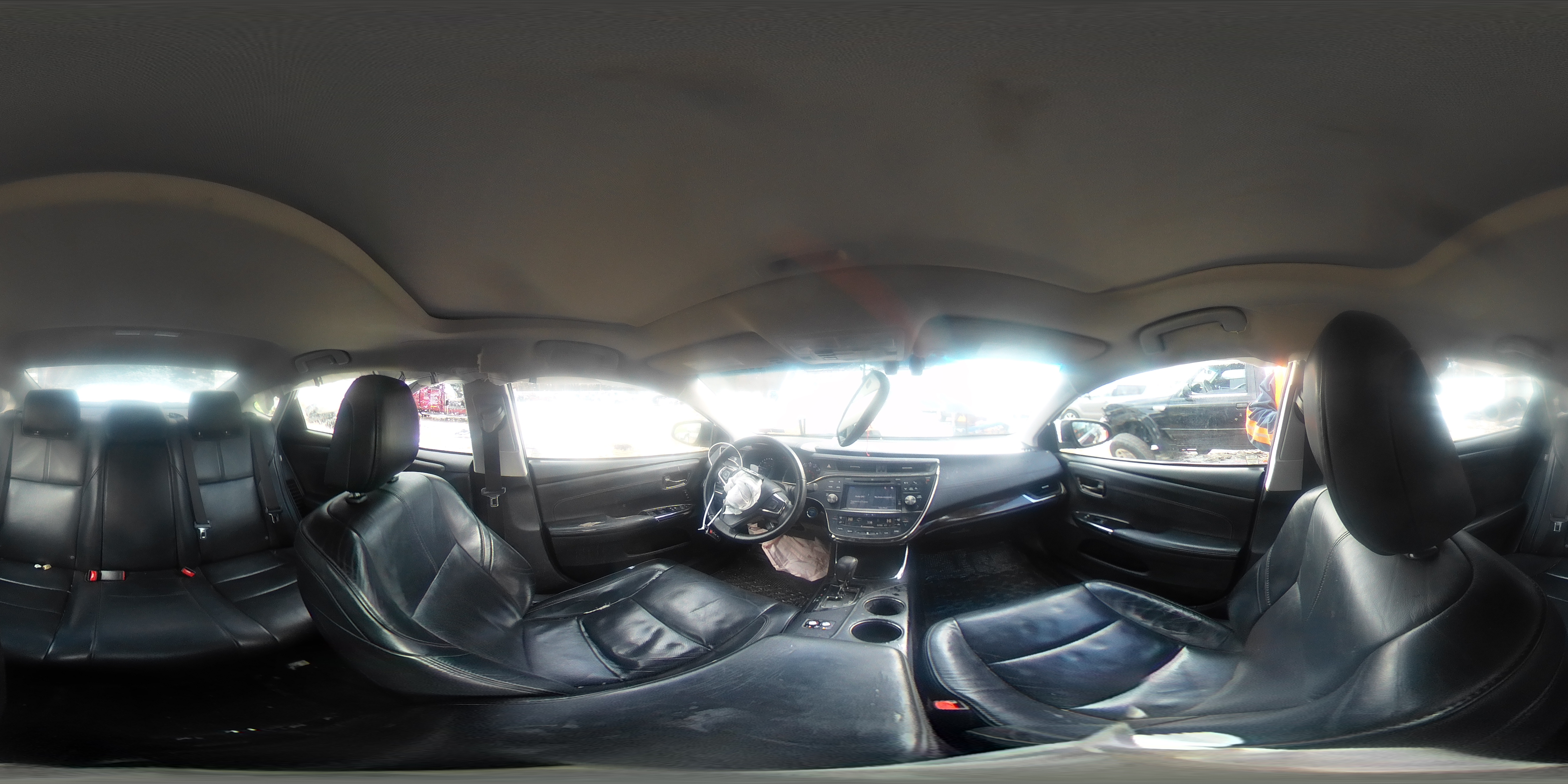 2015 Toyota Avalon - Image 13