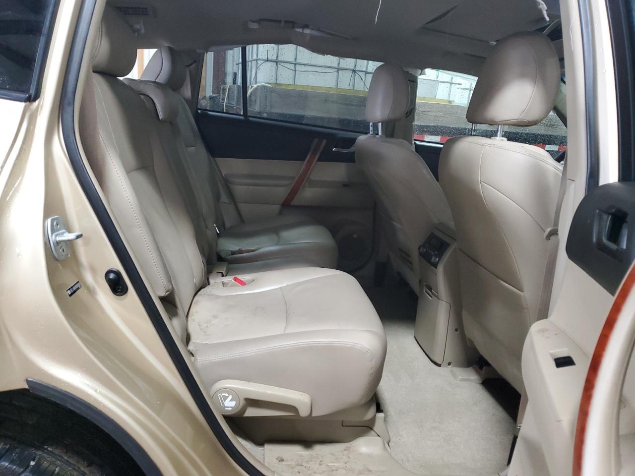 2008 Toyota Highlander - Image 11