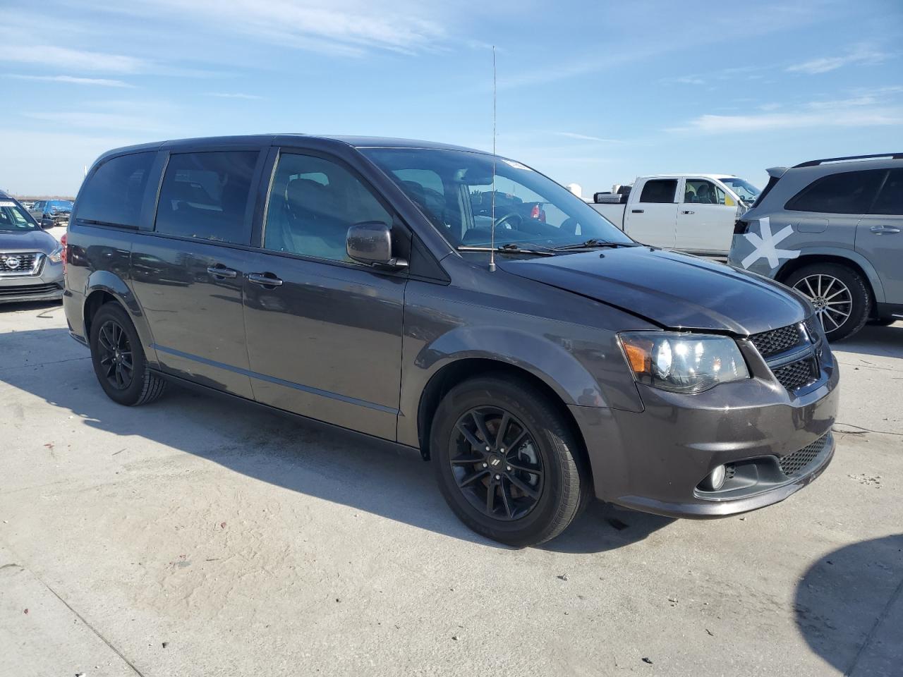 2019 Dodge Caravan - Image 4