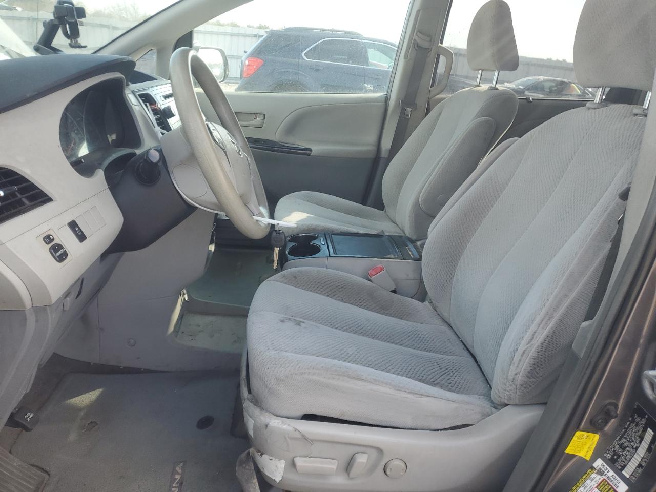 2013 Toyota Sienna - Image 7