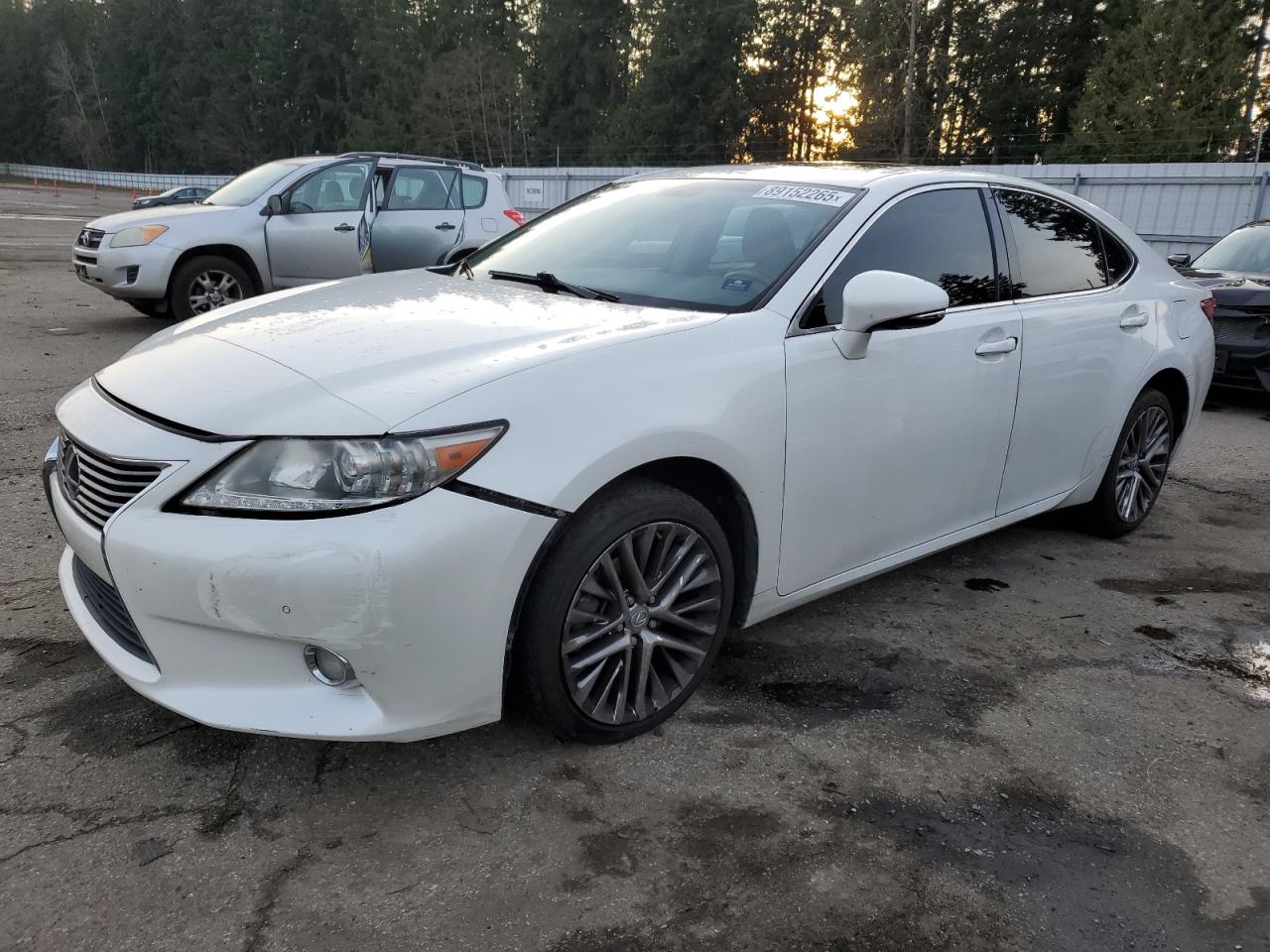 2013 Lexus ES - Image 1