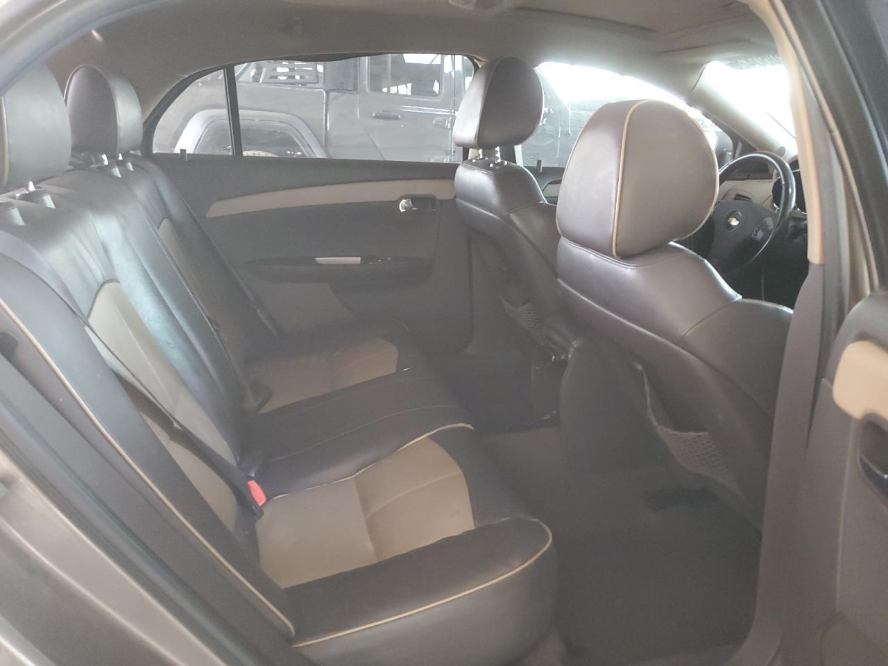 2011 Chevrolet Malibu - Image 10