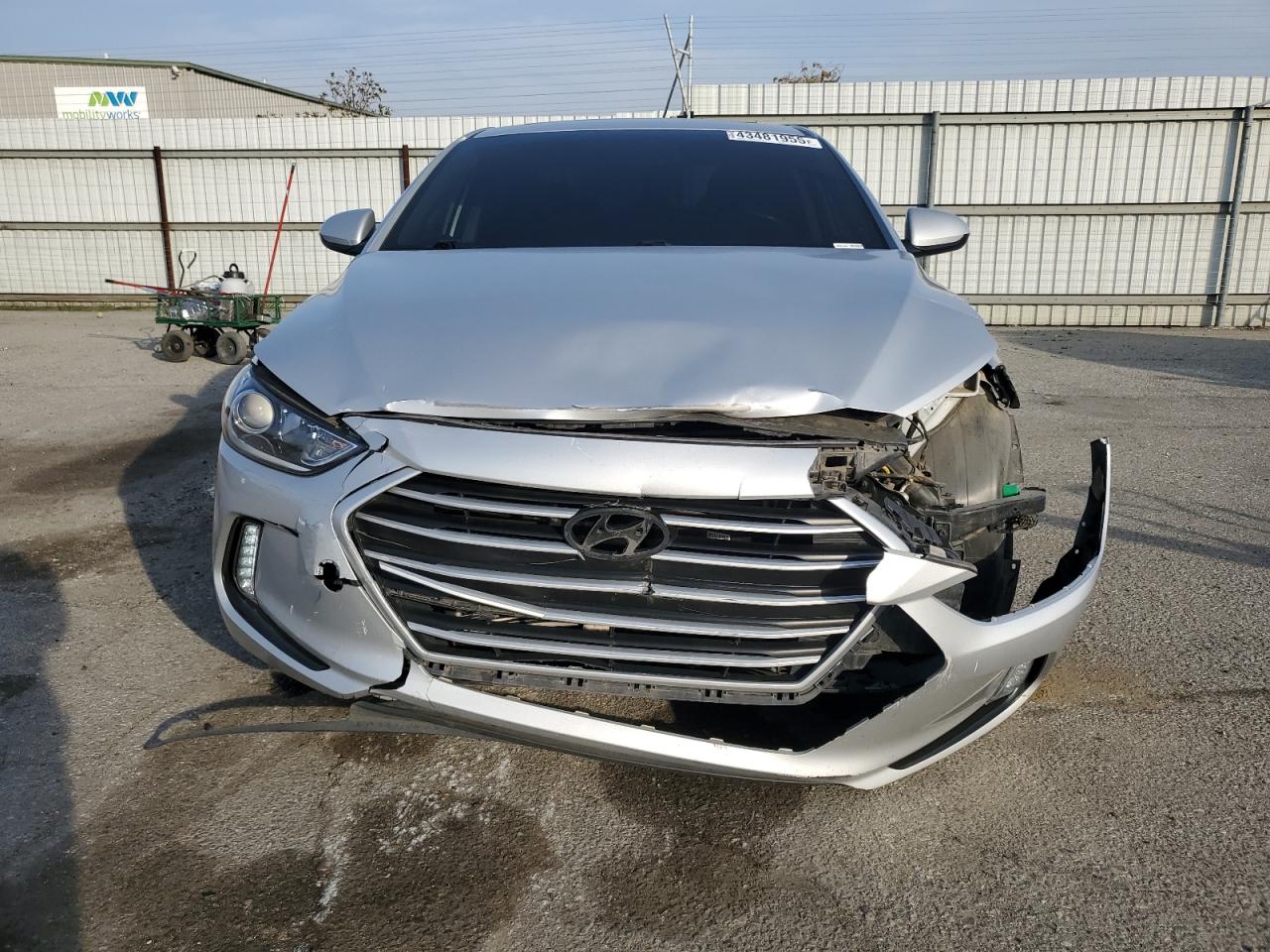 2017 Hyundai Elantra - Image 5