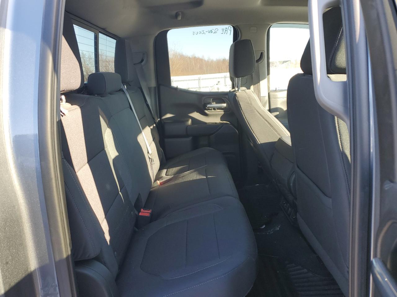 2019 Chevrolet Silverado - Image 10