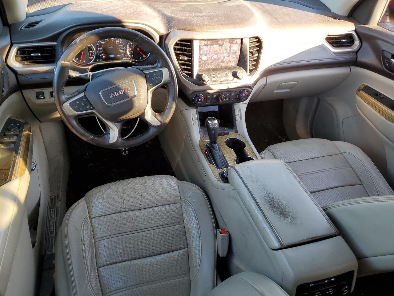 2017 GMC Acadia - Image 8