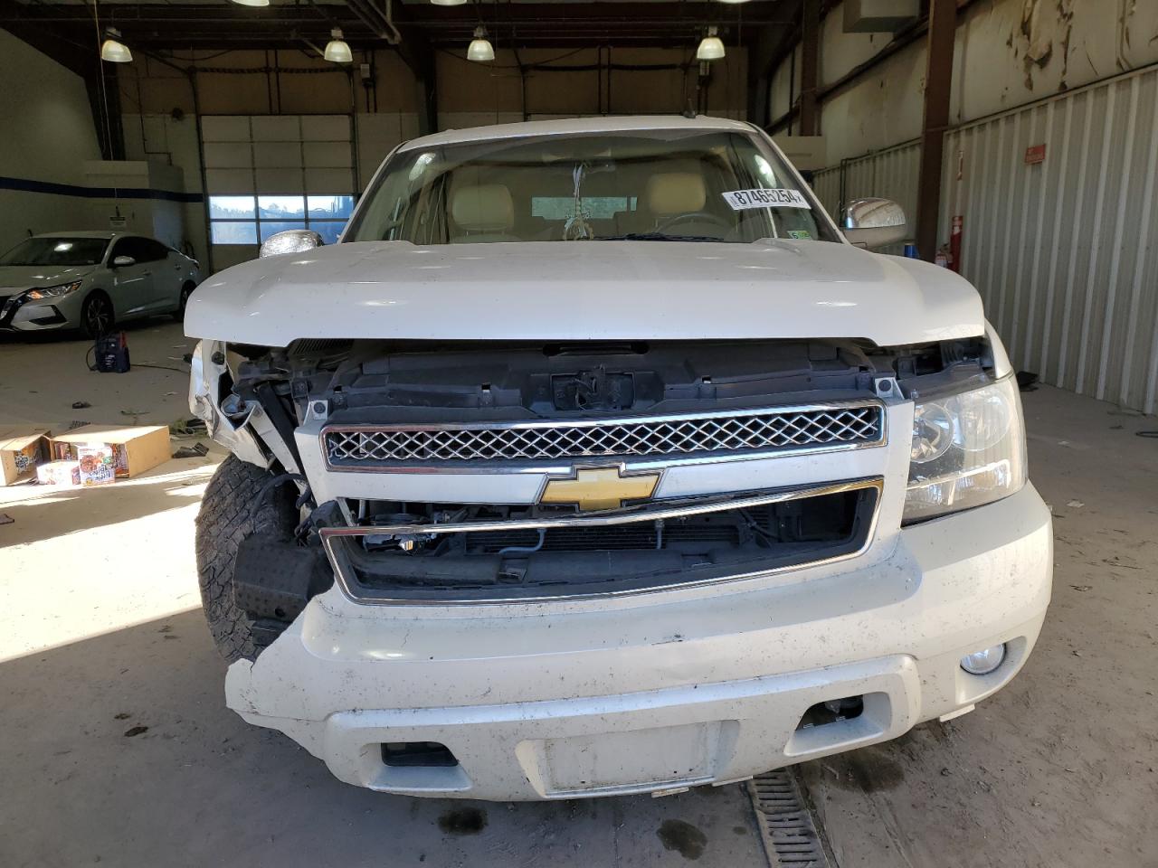 2014 Chevrolet Suburban - Image 5