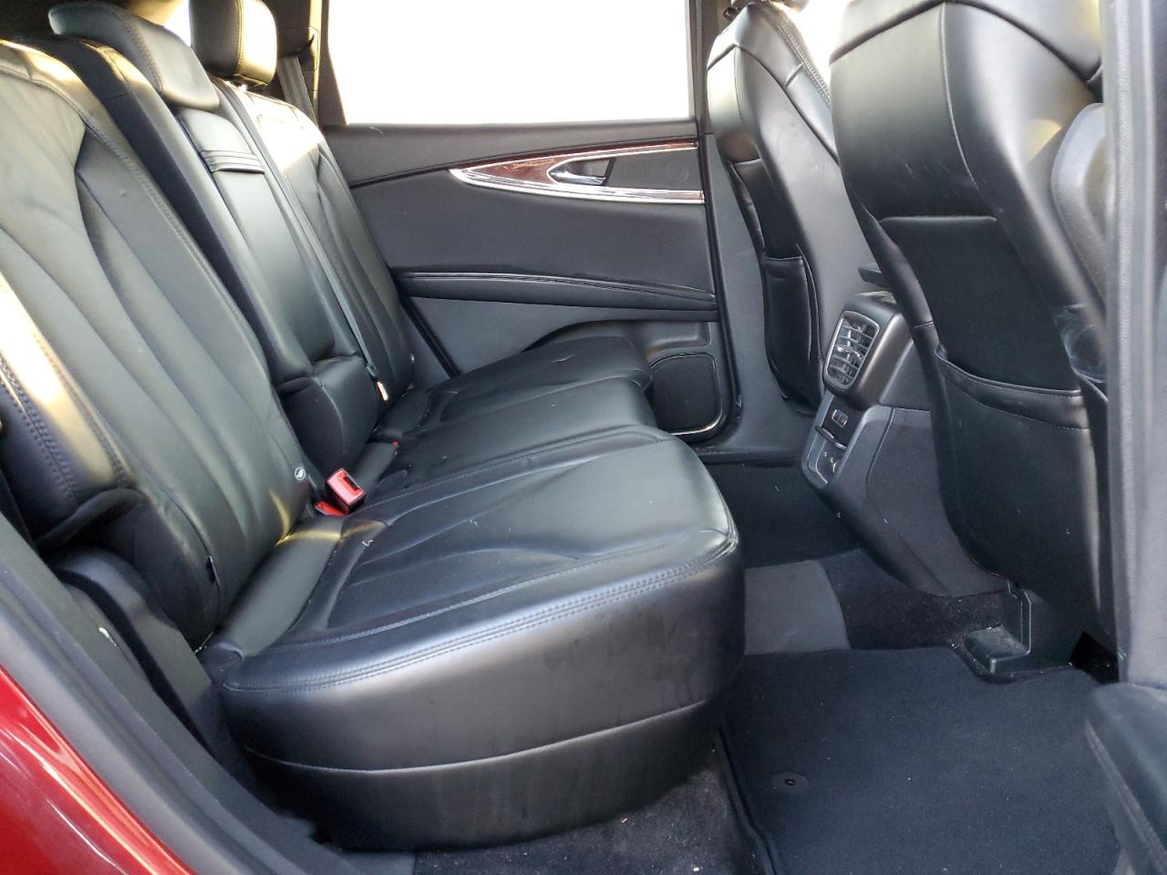 2016 Lincoln MKX - Image 11