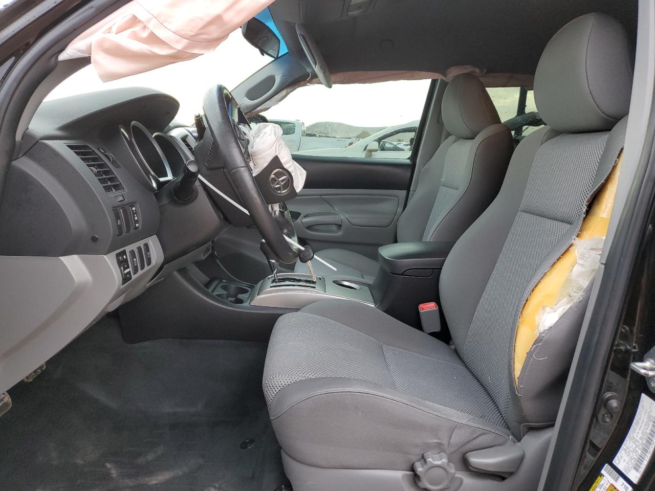 2015 Toyota Tacoma - Image 7