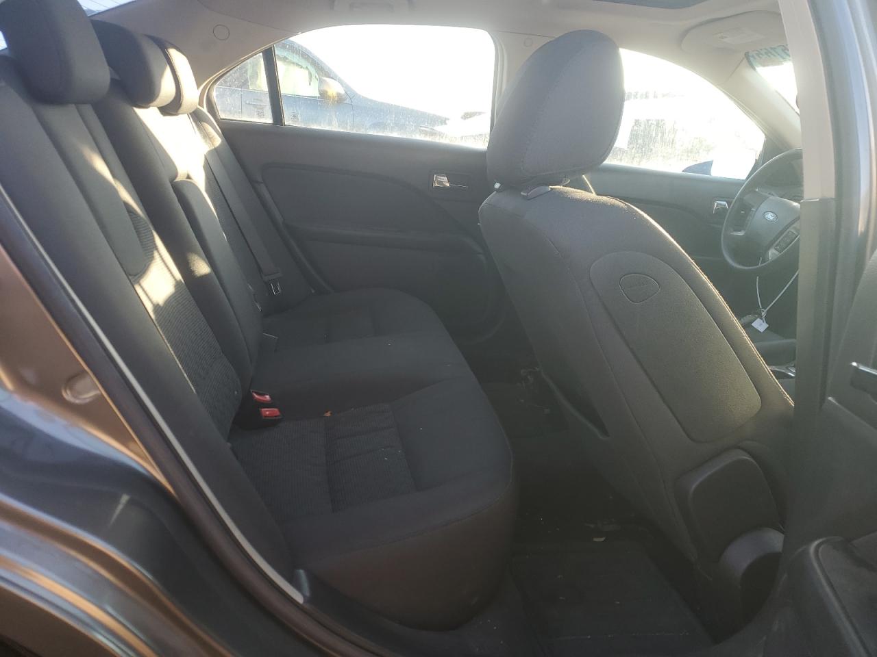 2010 Ford Fusion - Image 10