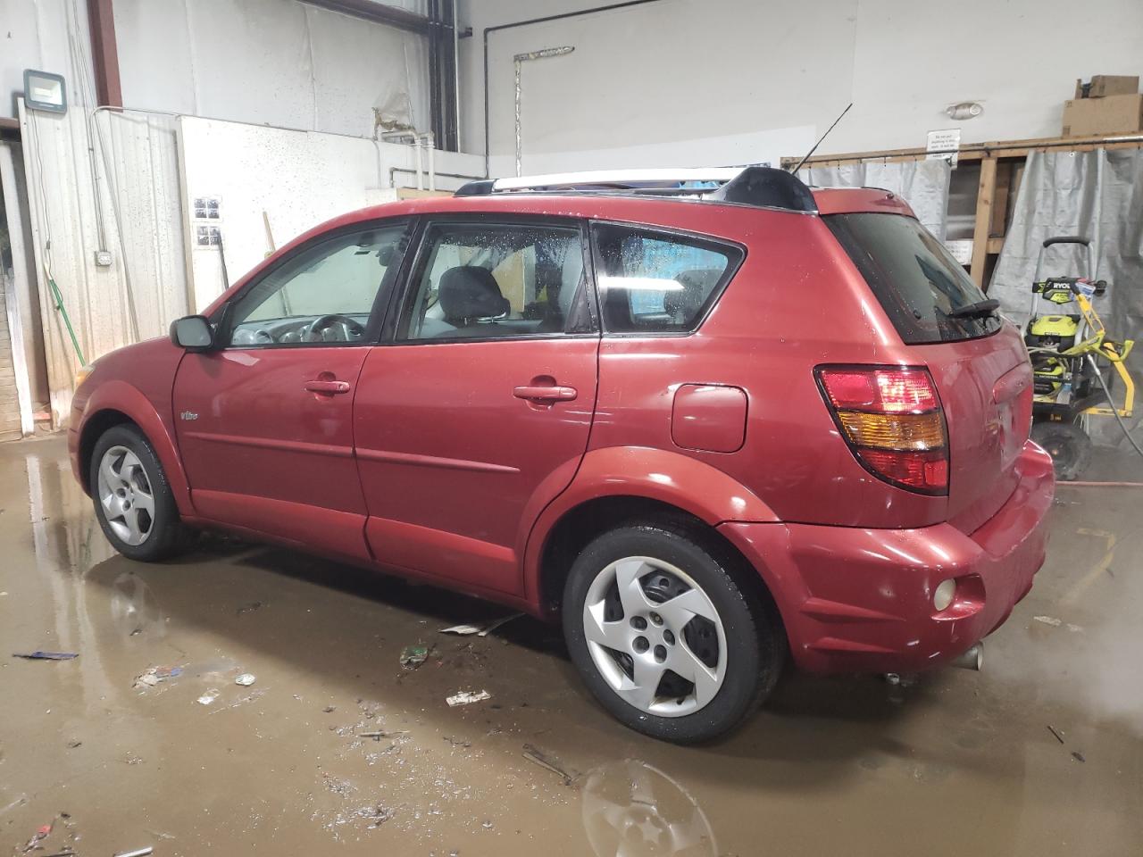 2004 Pontiac Vibe - Image 2