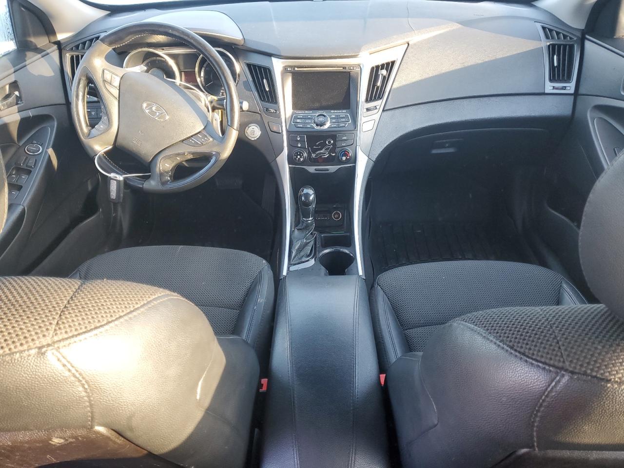 2013 Hyundai Sonata - Image 8