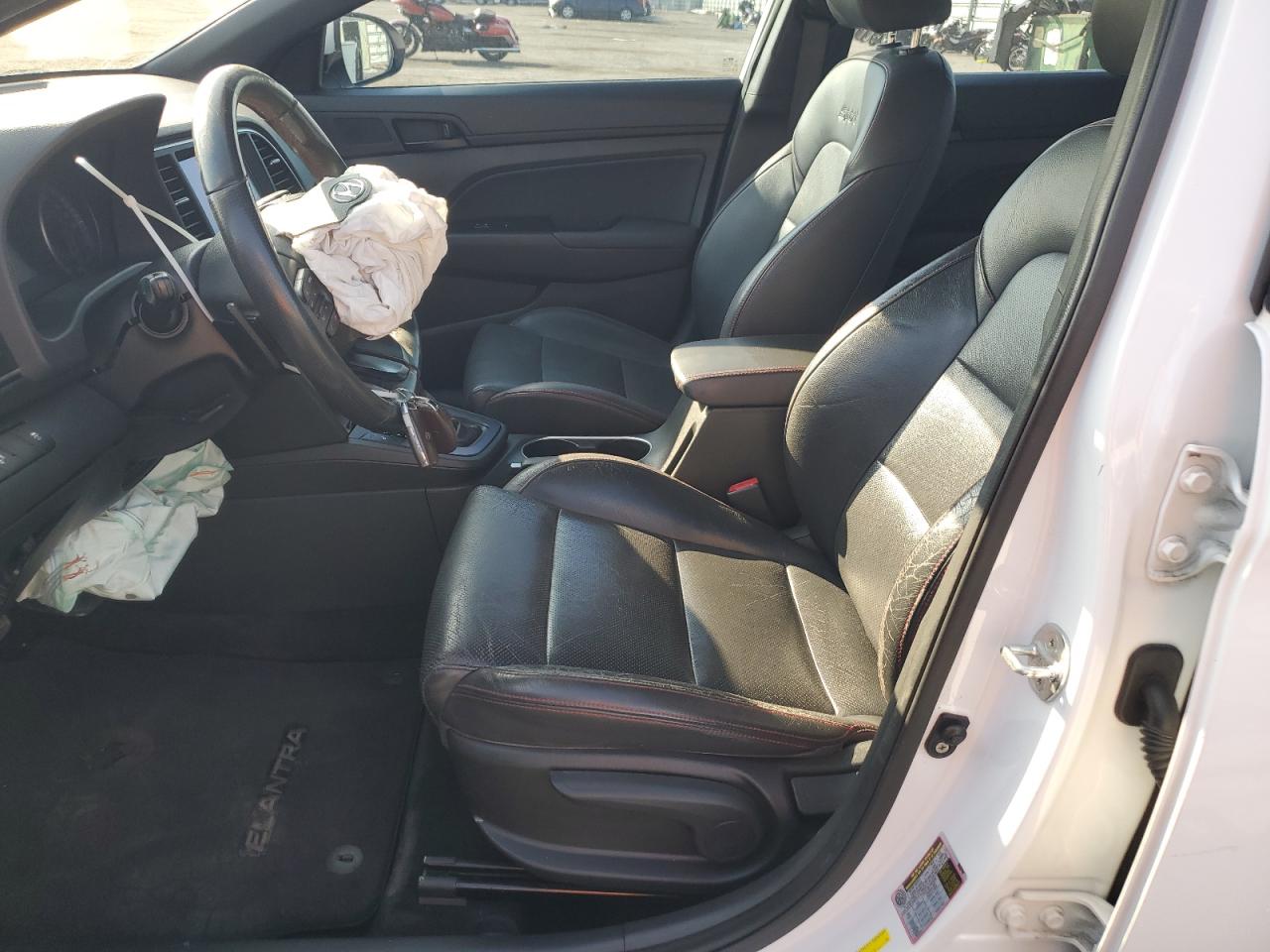 2017 Hyundai Elantra - Image 7